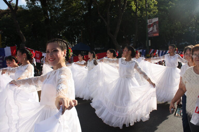 vestidos de ao po'i